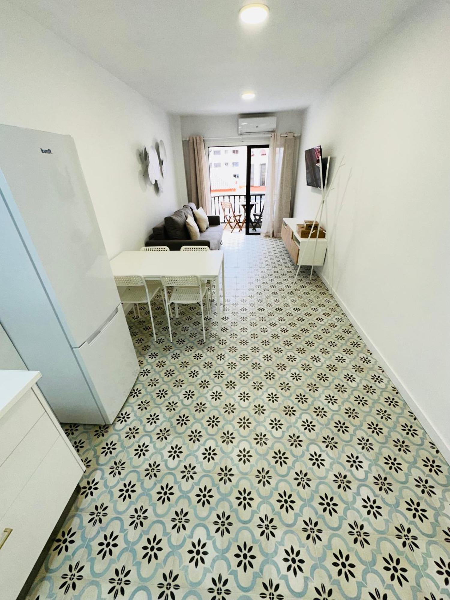 Central Flat Los Cristianos Square Guincho  المظهر الخارجي الصورة