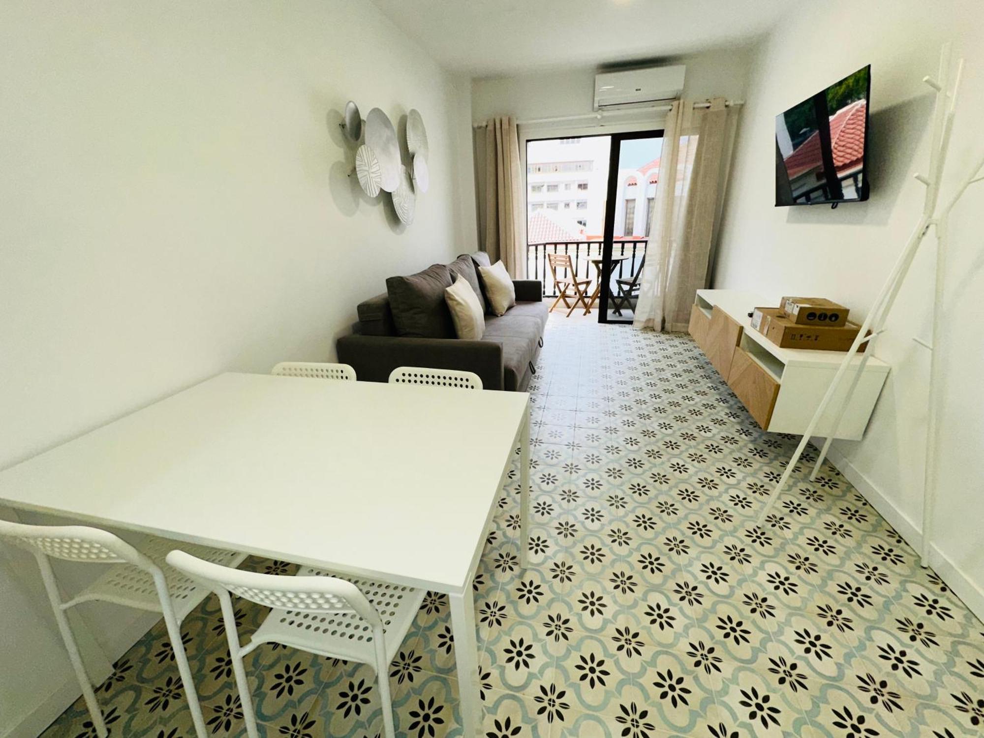 Central Flat Los Cristianos Square Guincho  المظهر الخارجي الصورة