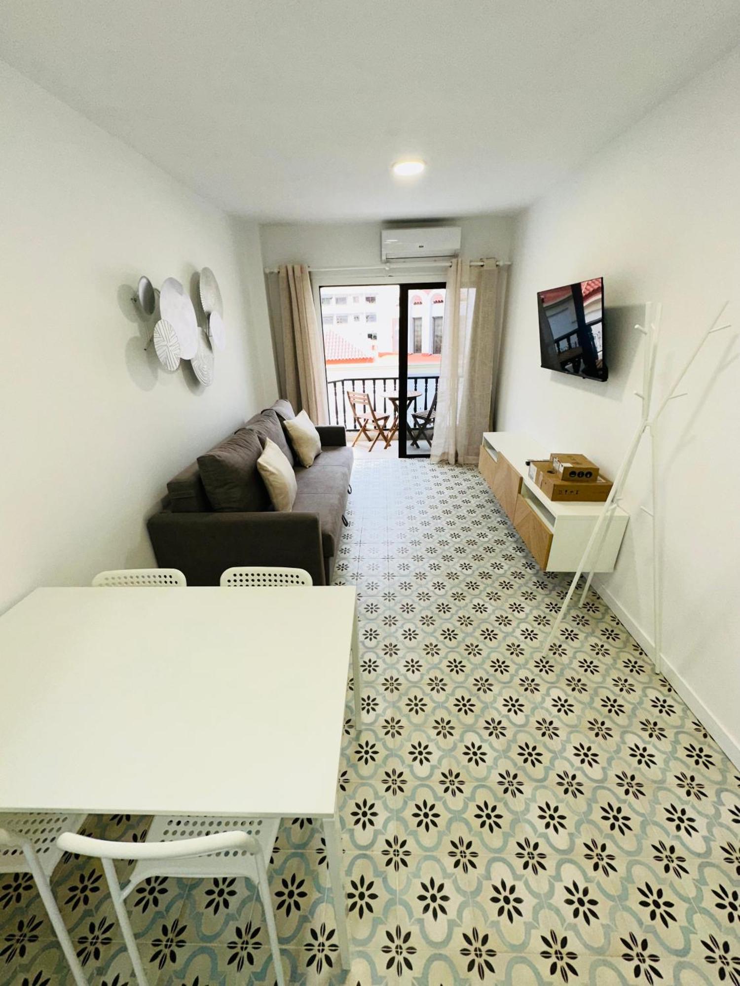 Central Flat Los Cristianos Square Guincho  المظهر الخارجي الصورة
